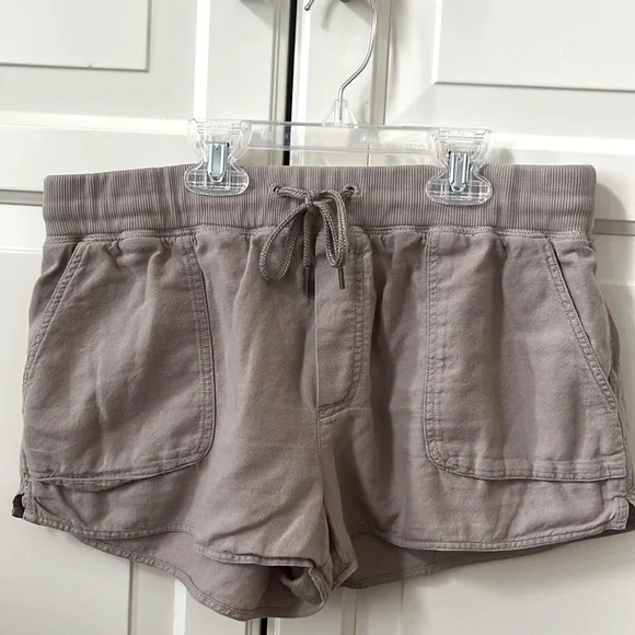 Aritzia Community Axiom Short - Picture 2 of 4